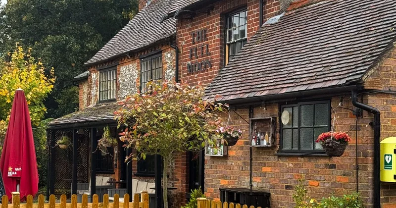 full moon pub