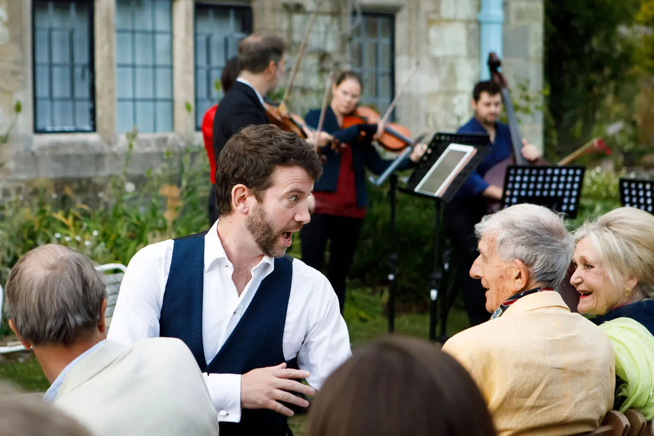 Walks, Workshops & Arias 🎭